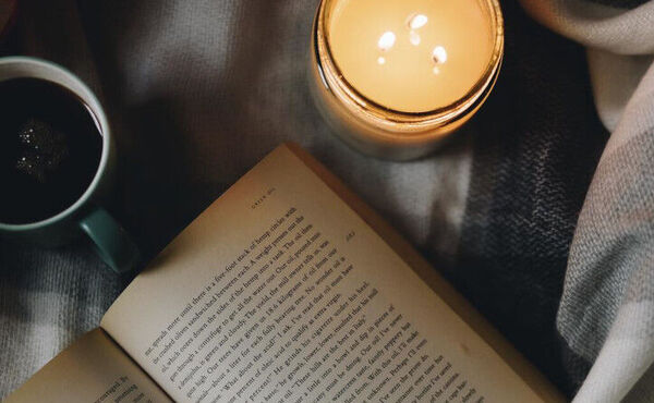 /Magazine/2020/comfort/header-image-books.jpg