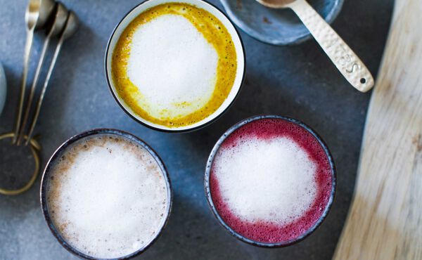 /Magazine/2018/christmas/2018-12-08_Warm-Up-with-a-Golden-Milk,-Beetroot-&-Cocoa-or-Chai-Latte-2.jpg